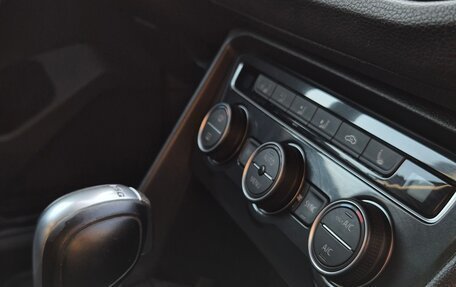 Volkswagen Tiguan II, 2018 год, 1 700 000 рублей, 12 фотография