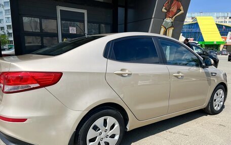 KIA Rio III рестайлинг, 2015 год, 890 000 рублей, 19 фотография