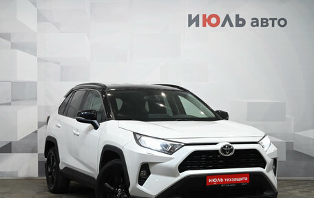Toyota RAV4, 2021 год, 3 690 000 рублей, 3 фотография