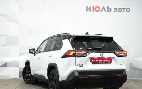 Toyota RAV4, 2021 год, 3 690 000 рублей, 4 фотография