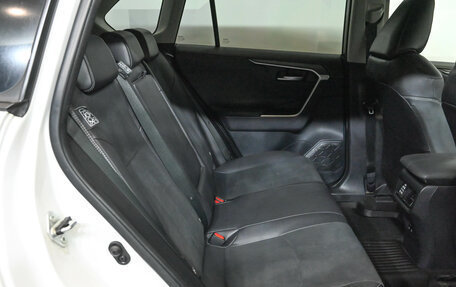 Toyota RAV4, 2021 год, 3 690 000 рублей, 11 фотография