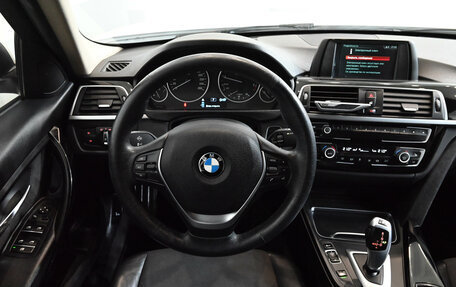 BMW 3 серия, 2017 год, 1 890 000 рублей, 10 фотография