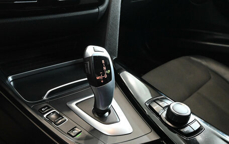 BMW 3 серия, 2017 год, 1 890 000 рублей, 12 фотография