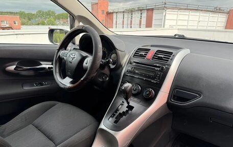 Toyota Auris II, 2011 год, 970 000 рублей, 12 фотография