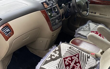 Toyota Ipsum II, 2002 год, 755 000 рублей, 9 фотография