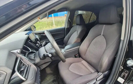 Toyota Camry, 2021 год, 1 650 000 рублей, 5 фотография