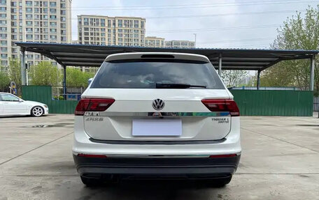 Volkswagen Tiguan II, 2020 год, 1 670 004 рублей, 6 фотография
