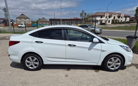 Hyundai Solaris II рестайлинг, 2013 год, 900 000 рублей, 3 фотография