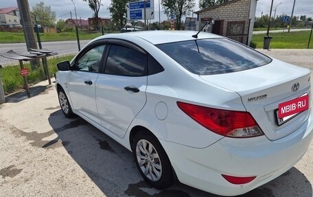 Hyundai Solaris II рестайлинг, 2013 год, 900 000 рублей, 6 фотография
