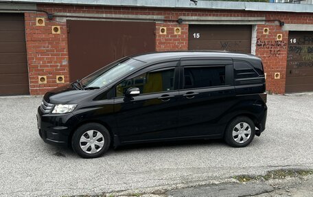 Honda Freed I, 2013 год, 1 350 000 рублей, 9 фотография