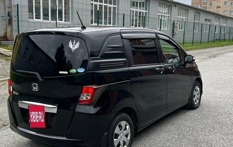 Honda Freed I, 2013 год, 1 350 000 рублей, 8 фотография