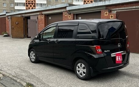 Honda Freed I, 2013 год, 1 350 000 рублей, 16 фотография
