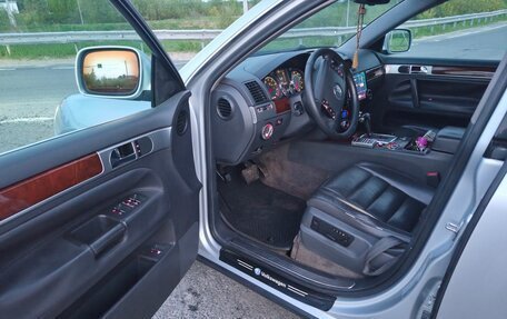 Volkswagen Touareg III, 2003 год, 599 000 рублей, 11 фотография