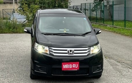Honda Freed I, 2013 год, 1 350 000 рублей, 21 фотография