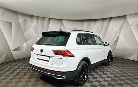 Volkswagen Tiguan II, 2021 год, 4 200 000 рублей, 2 фотография