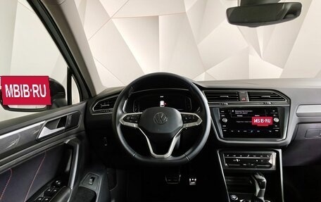 Volkswagen Tiguan II, 2021 год, 4 200 000 рублей, 20 фотография