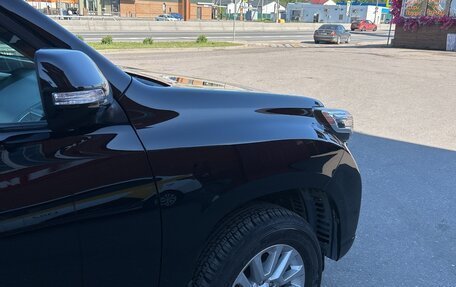 Toyota Land Cruiser Prado 150 рестайлинг 2, 2014 год, 3 490 000 рублей, 7 фотография
