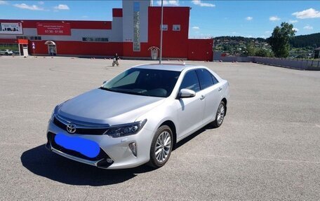 Toyota Camry, 2017 год, 2 600 000 рублей, 3 фотография