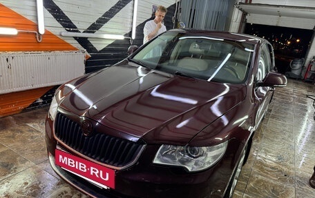 Skoda Superb III рестайлинг, 2012 год, 780 000 рублей, 23 фотография