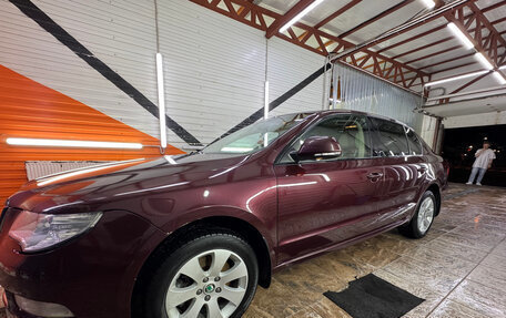 Skoda Superb III рестайлинг, 2012 год, 780 000 рублей, 33 фотография