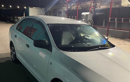 Skoda Rapid I, 2014 год, 450 000 рублей, 2 фотография