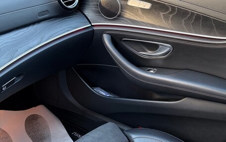 Mercedes-Benz E-Класс, 2016 год, 3 000 000 рублей, 16 фотография