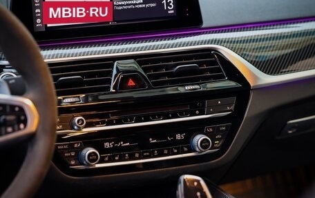 BMW 5 серия, 2019 год, 4 230 000 рублей, 21 фотография