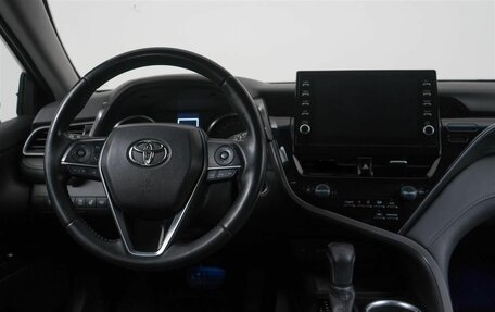 Toyota Camry, 2021 год, 2 750 000 рублей, 2 фотография