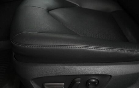 Toyota Camry, 2021 год, 2 750 000 рублей, 10 фотография
