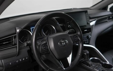 Toyota Camry, 2021 год, 2 750 000 рублей, 5 фотография