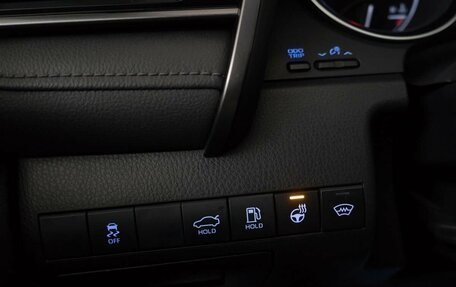 Toyota Camry, 2021 год, 2 750 000 рублей, 9 фотография