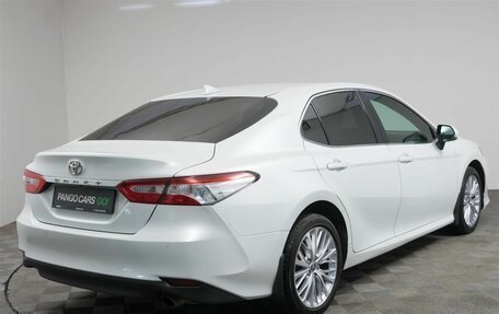 Toyota Camry, 2021 год, 2 750 000 рублей, 18 фотография
