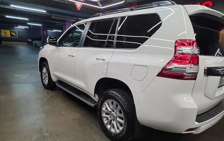 Toyota Land Cruiser Prado 150 рестайлинг 2, 2017 год, 4 150 000 рублей, 6 фотография