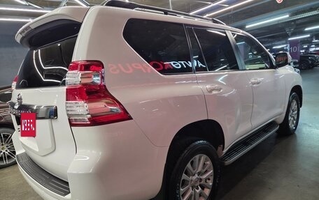 Toyota Land Cruiser Prado 150 рестайлинг 2, 2017 год, 4 150 000 рублей, 4 фотография