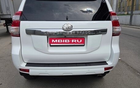 Toyota Land Cruiser Prado 150 рестайлинг 2, 2017 год, 4 150 000 рублей, 11 фотография