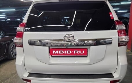 Toyota Land Cruiser Prado 150 рестайлинг 2, 2017 год, 4 150 000 рублей, 5 фотография