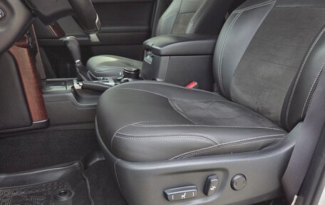 Toyota Land Cruiser Prado 150 рестайлинг 2, 2017 год, 4 150 000 рублей, 17 фотография