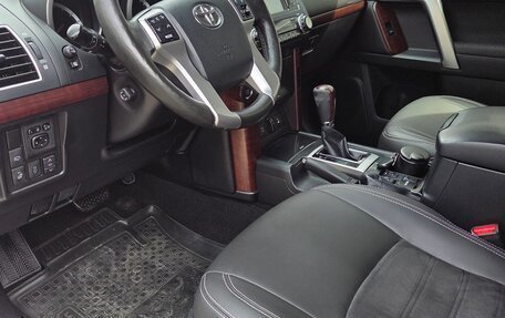 Toyota Land Cruiser Prado 150 рестайлинг 2, 2017 год, 4 150 000 рублей, 20 фотография