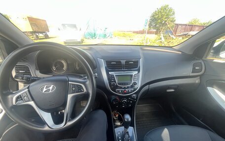Hyundai Solaris II рестайлинг, 2012 год, 750 000 рублей, 13 фотография