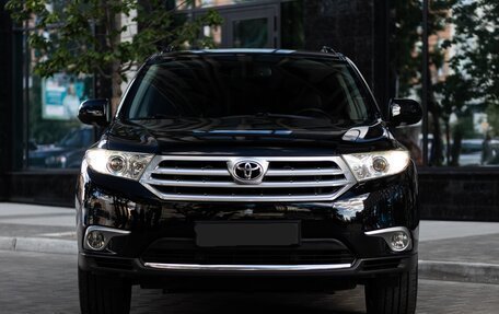 Toyota Highlander III, 2010 год, 2 400 000 рублей, 1 фотография