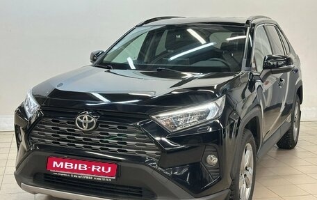 Toyota RAV4, 2019 год, 3 290 000 рублей, 1 фотография