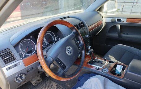 Volkswagen Touareg III, 2005 год, 270 000 рублей, 2 фотография