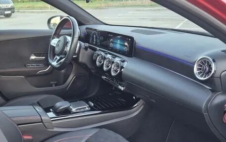 Mercedes-Benz A-Класс, 2020 год, 2 500 000 рублей, 14 фотография