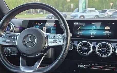 Mercedes-Benz A-Класс, 2020 год, 2 500 000 рублей, 15 фотография