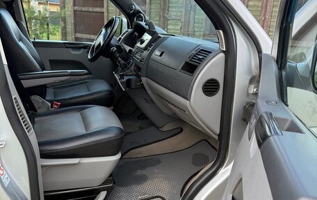 Volkswagen Caravelle T5, 2006 год, 1 250 000 рублей, 10 фотография