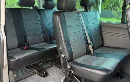 Volkswagen Caravelle T5, 2006 год, 1 250 000 рублей, 4 фотография