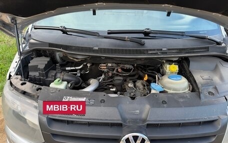 Volkswagen Caravelle T5, 2006 год, 1 250 000 рублей, 5 фотография