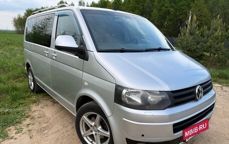 Volkswagen Caravelle T5, 2006 год, 1 250 000 рублей, 13 фотография