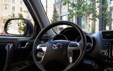 Toyota Highlander III, 2010 год, 2 400 000 рублей, 7 фотография