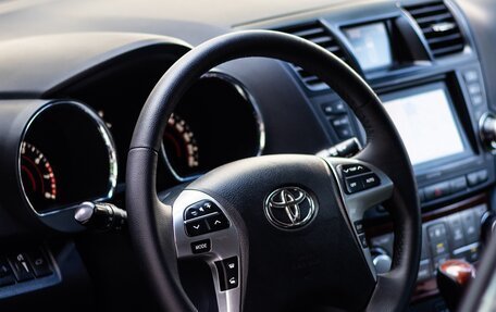 Toyota Highlander III, 2010 год, 2 400 000 рублей, 4 фотография